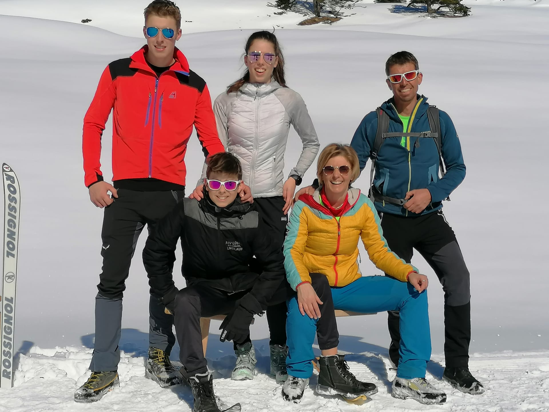 Bauteam bei den Renovierungsarbeiten am Haus Schartenblick